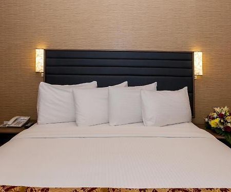 Oasis Deira Hotel Dubai Exterior photo
